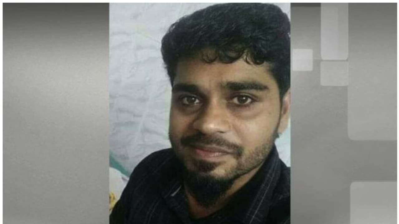 ഒറ്റപ്പാലത്ത് എസ്ഡിപിഐ പ്രവർത്തകരുടെ വെട്ടേറ്റ് ചികിത്സയിലായിരുന്ന യുവാവ് മരിച്ചു ഒറ്റപ്പാലത്ത് എസ്ഡിപിഐ പ്രവർത്തകരുടെ വെട്ടേറ്റ് ചികിത്സയിലായിരുന്ന യുവാവ് മരിച്ചു