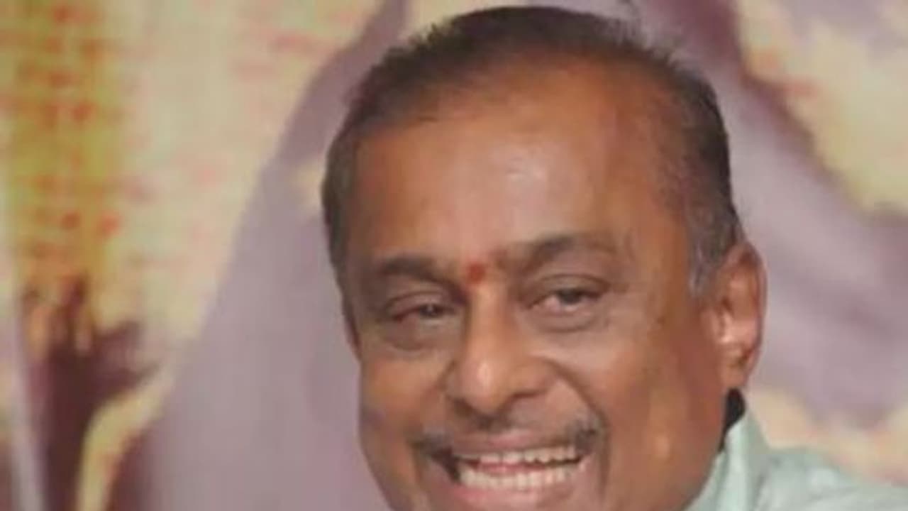 ಹಂಸಲೇಖ ಚೆನ್ನಾಗಿದ್ದಾರೆ, ಅನಾರೋಗ್ಯ ಸುದ್ದಿ ಸುಳ್ಳು: ಕುಟುಂಬ ಸ್ಪಷ್ಟನೆ ಹಂಸಲೇಖ ಚೆನ್ನಾಗಿದ್ದಾರೆ, ಅನಾರೋಗ್ಯ ಸುದ್ದಿ ಸುಳ್ಳು: ಕುಟುಂಬ ಸ್ಪಷ್ಟನೆ