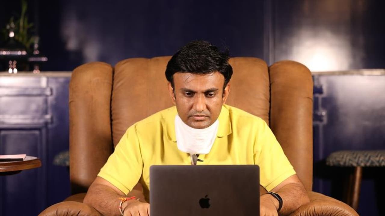 ಕ್ವಾರಂಟೈನ್ನಲ್ಲೂ ಕರ್ತವ್ಯಪ್ರಜ್ಞೆ ಮೆರೆದ ಸಚಿವ ಸುಧಾಕರ್! ಕ್ವಾರಂಟೈನ್ನಲ್ಲೂ ಕರ್ತವ್ಯಪ್ರಜ್ಞೆ ಮೆರೆದ ಸಚಿವ ಸುಧಾಕರ್!