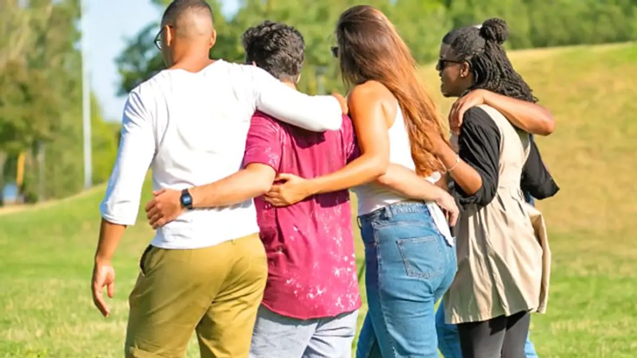 বন্ধুত্ব করার সময় এই বিষয়গুলি না মানলেই প্রতারিত হবেন, চাণক্য নীতি বন্ধুত্ব করার সময় এই বিষয়গুলি না মানলেই প্রতারিত হবেন, চাণক্য নীতি