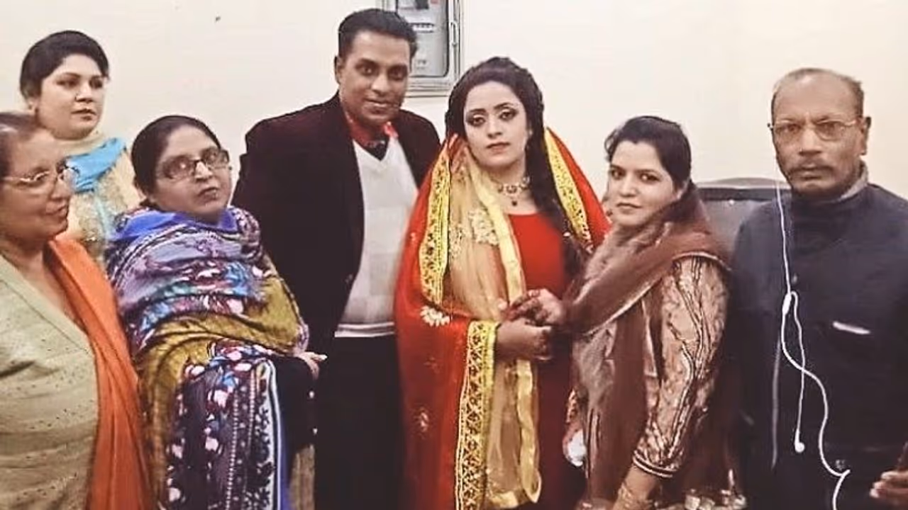 अपनी शादी के लिए पाकिस्तानी लड़की ने PM मोदी से लगाई गुहार,कहा मेरी शादी करा दो..लोग मारते हैं ताने अपनी शादी के लिए पाकिस्तानी लड़की ने PM मोदी से लगाई गुहार,कहा मेरी शादी करा दो..लोग मारते हैं ताने