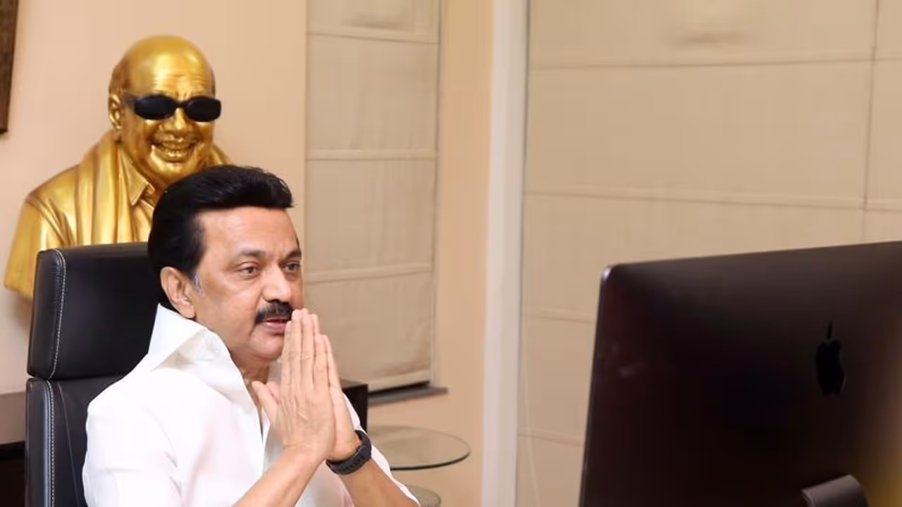 பாஜகவிலிருந்து விலகி திமுகவில் இணைந்த தலைவருக்கு மாஸ் வரவேற்பு கொடுத்த மு.க. ஸ்டாலின்..! பாஜகவிலிருந்து விலகி திமுகவில் இணைந்த தலைவருக்கு மாஸ் வரவேற்பு கொடுத்த மு.க. ஸ்டாலின்..!