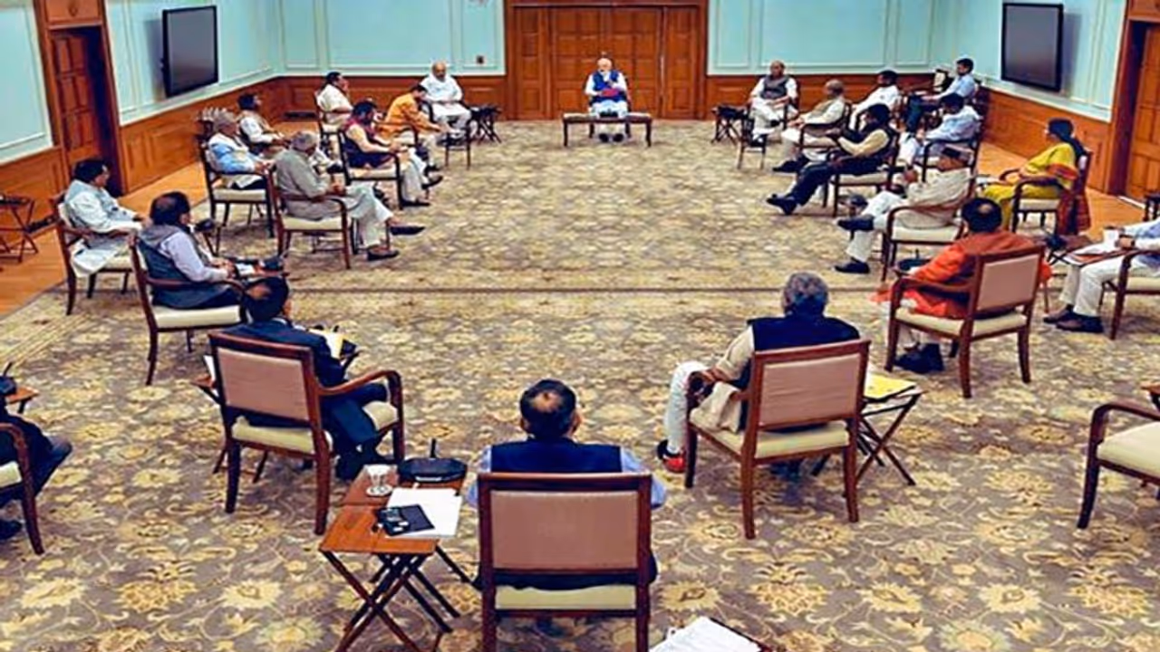 பிரதமர் மோடி தலைமையிலான மத்திய அமைச்சரவை கூட்டம்... கொரோனாவை கட்டுப்படுத்த மினி ஊரடங்கு அமல்படுத்த திட்டம்? பிரதமர் மோடி தலைமையிலான மத்திய அமைச்சரவை கூட்டம்... கொரோனாவை கட்டுப்படுத்த மினி ஊரடங்கு அமல்படுத்த திட்டம்?