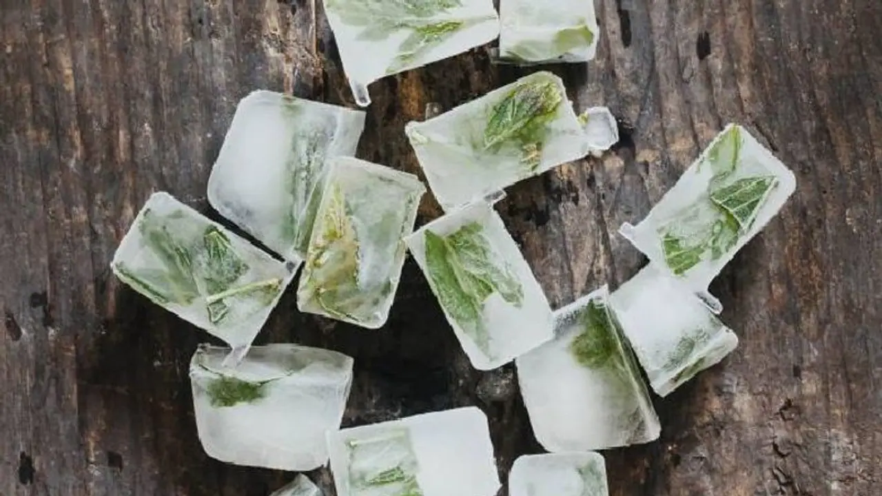 ചർമ്മ സംരക്ഷണത്തിന് പരീക്ഷിക്കാം ഈ 'ഐസ് ക്യൂബ്' ! ചർമ്മ സംരക്ഷണത്തിന് പരീക്ഷിക്കാം ഈ 'ഐസ് ക്യൂബ്' !