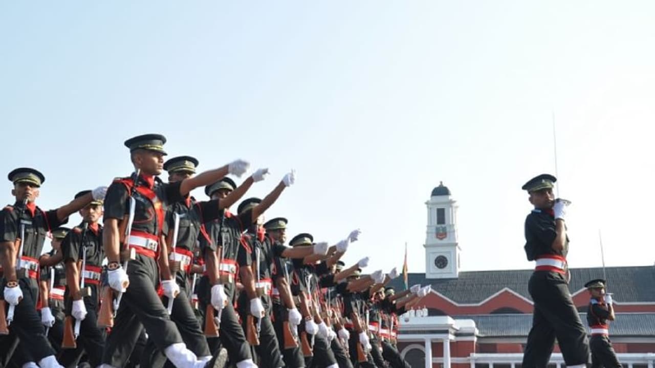 എന്.ഡി.എ. ആന്ഡ് നേവല് അക്കാദമി പരീക്ഷ സെപ്റ്റംബര് ആറിന്; പ്ലസ്ടുക്കാര്ക്ക് അപേക്ഷിക്കാം എന്.ഡി.എ. ആന്ഡ് നേവല് അക്കാദമി പരീക്ഷ സെപ്റ്റംബര് ആറിന്; പ്ലസ്ടുക്കാര്ക്ക് അപേക്ഷിക്കാം