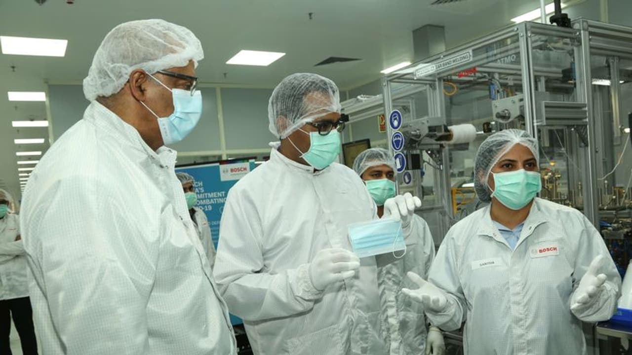 ಕೊರೋನಾ ಹೋರಾಟಕ್ಕೆ ಬಾಷ್ ಮತ್ತಷ್ಟು ನೆರವು; ಮಾಸ್ಕ್ ಉತ್ಪಾದನಾ ಘಟಕಕ್ಕೆ ಚಾಲನೆ! ಕೊರೋನಾ ಹೋರಾಟಕ್ಕೆ ಬಾಷ್ ಮತ್ತಷ್ಟು ನೆರವು; ಮಾಸ್ಕ್ ಉತ್ಪಾದನಾ ಘಟಕಕ್ಕೆ ಚಾಲನೆ!