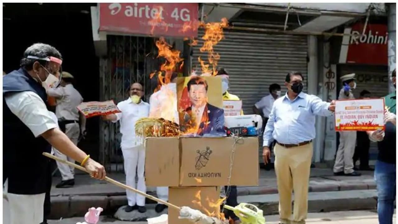 ചൈനീസ് പൗരന്മാര്ക്ക് റൂം നല്കേണ്ട; തീരുമാനവുമായി ദില്ലിയിലെ ഹോട്ടലുടമകള് ചൈനീസ് പൗരന്മാര്ക്ക് റൂം നല്കേണ്ട; തീരുമാനവുമായി ദില്ലിയിലെ ഹോട്ടലുടമകള്