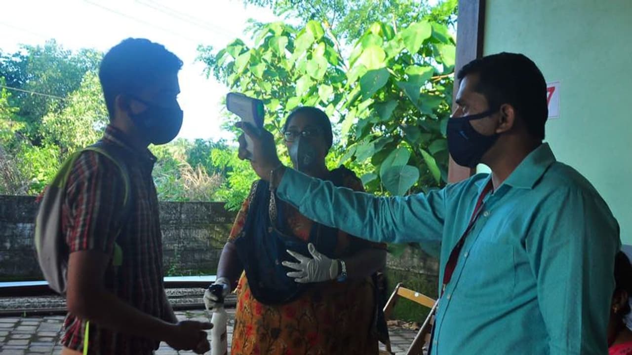 എസ്എസ്എല്സി ഐടി പ്രാക്ടിക്കൽ പരീക്ഷ; കൊവിഡ് പ്രോട്ടോകോൾ പാലിച്ച് നടത്തും എസ്എസ്എല്സി ഐടി പ്രാക്ടിക്കൽ പരീക്ഷ; കൊവിഡ് പ്രോട്ടോകോൾ പാലിച്ച് നടത്തും