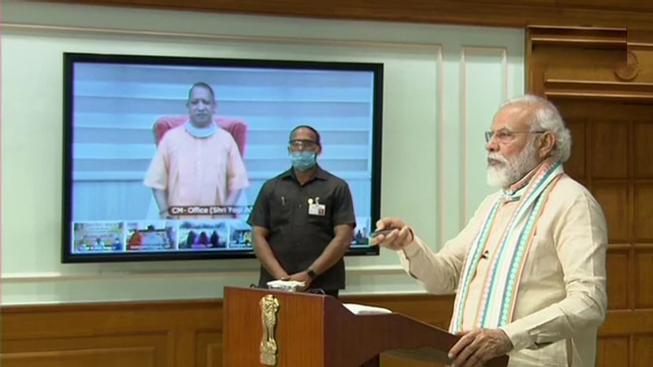 ইউরোপের চার দেশের সঙ্গে উত্তর প্রদেশের তুলনা, মোদী কাছে অনেকটাই এগিয়ে যোগী রাজ্য ইউরোপের চার দেশের সঙ্গে উত্তর প্রদেশের তুলনা, মোদী কাছে অনেকটাই এগিয়ে যোগী রাজ্য