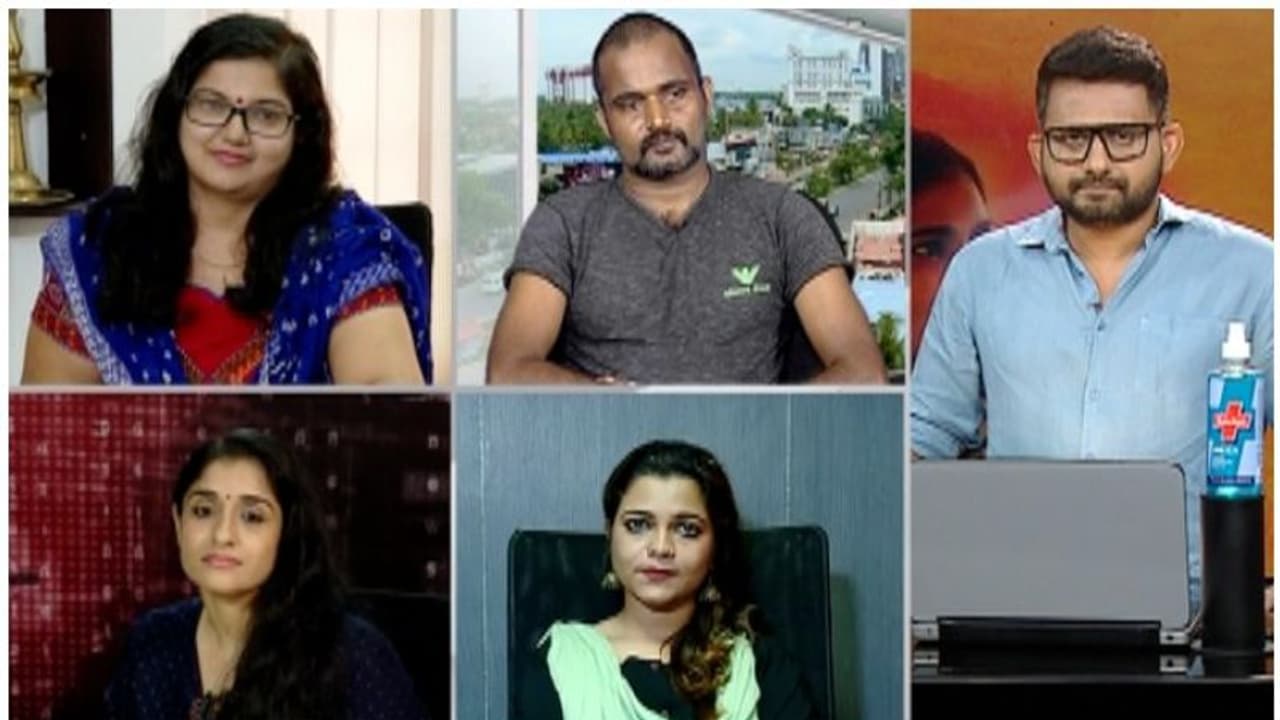 'രഹ്ന ഫാത്തിമ തെറ്റ് ചെയ്തിട്ടില്ല, പ്രശ്നം കാണുന്നവന്റെ കണ്ണിന്റേതെന്ന് ഭര്ത്താവ് മനോജ് 'രഹ്ന ഫാത്തിമ തെറ്റ് ചെയ്തിട്ടില്ല, പ്രശ്നം കാണുന്നവന്റെ കണ്ണിന്റേതെന്ന് ഭര്ത്താവ് മനോജ്