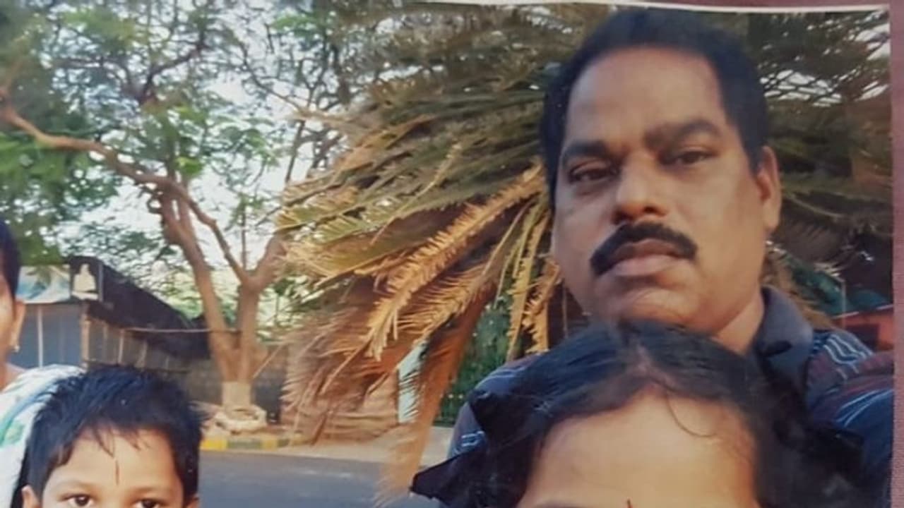 కుటుంబంతో సహా తెలుగు జర్నలిస్టు ఆత్మహత్య కుటుంబంతో సహా తెలుగు జర్నలిస్టు ఆత్మహత్య