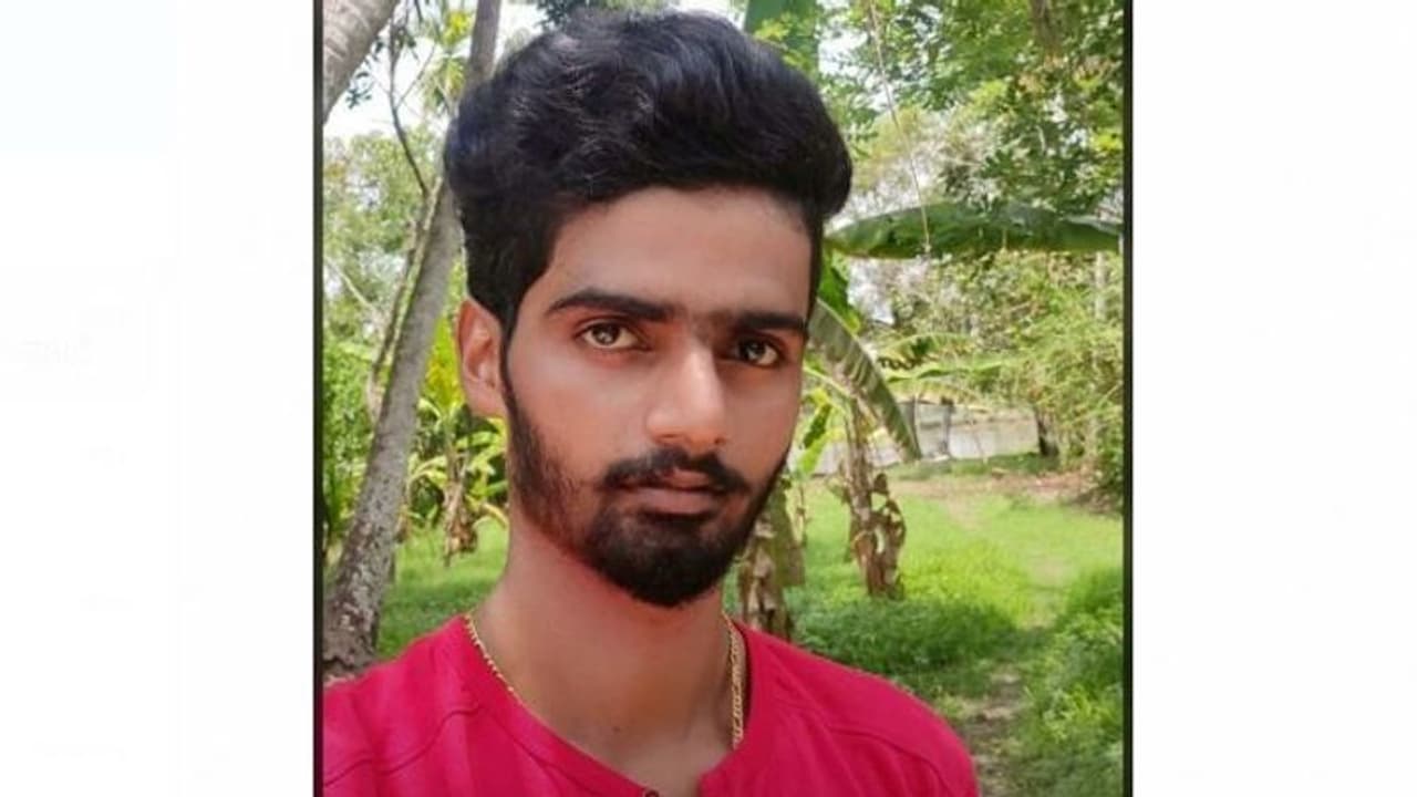 നാട്ടകത്ത് കണ്ടെത്തിയ അസ്ഥികൂടം ജൂൺ മൂന്നിന് കാണാതായ ബാർ ജീവനക്കാരന്റേത് നാട്ടകത്ത് കണ്ടെത്തിയ അസ്ഥികൂടം ജൂൺ മൂന്നിന് കാണാതായ ബാർ ജീവനക്കാരന്റേത്