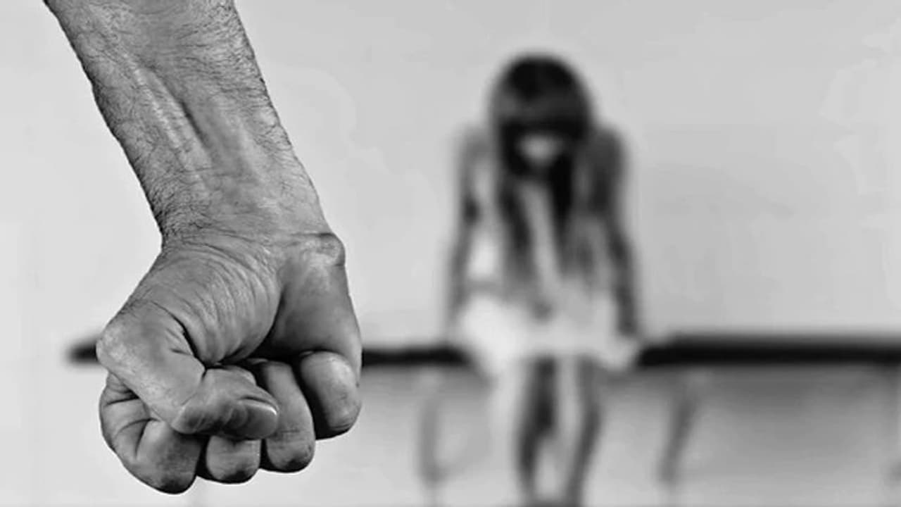 ফেসবুকে বন্ধুত্ব পাতিয়ে কিশোরীকে অপহরণ করে ধর্ষণ, শ্রীঘরে গেল ৫ অভিযুক্ত