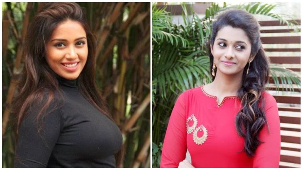 இது மரணம் இல்லை... கொலை...! சாத்தான்குளம்சம்பவத்திற்காக கொந்தளித்த ப்ரியா பவானி நிவேதா பெத்துராஜ் ! இது மரணம் இல்லை... கொலை...! சாத்தான்குளம்சம்பவத்திற்காக கொந்தளித்த ப்ரியா பவானி நிவேதா பெத்துராஜ் !