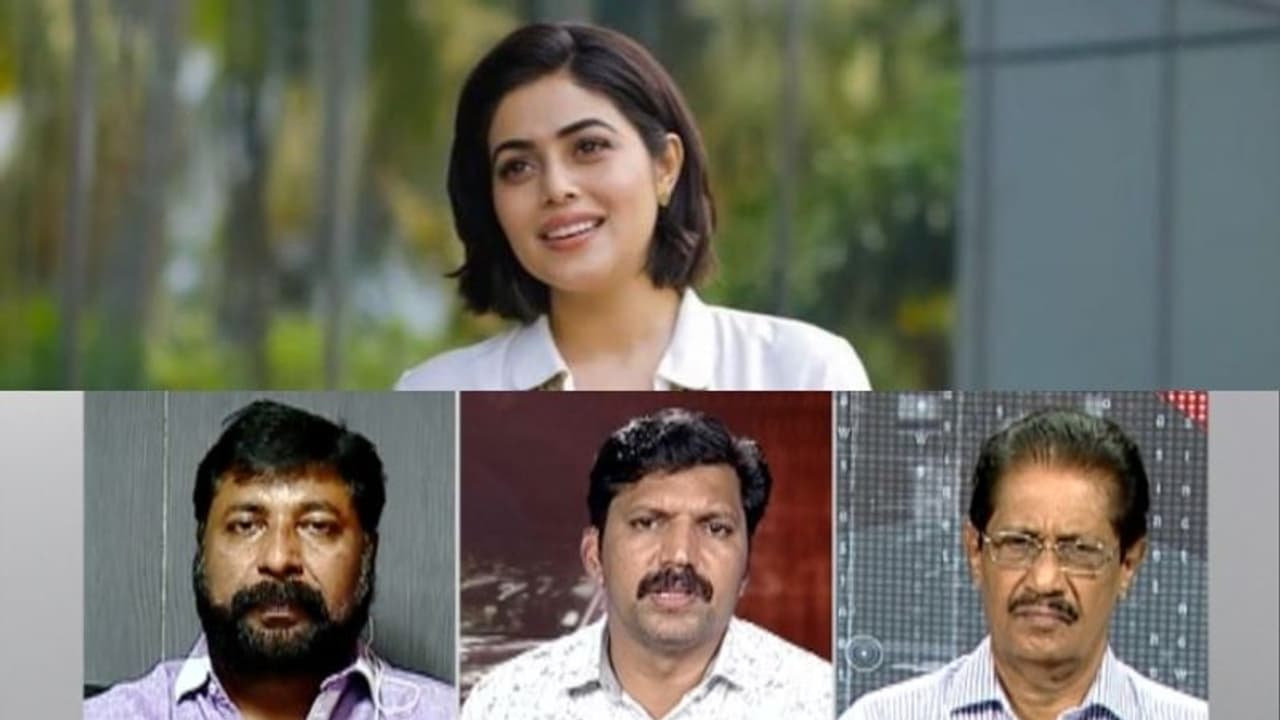 പ്രതികൾ വീട്ടിലെത്തിയത് ആക്രമിക്കാനെന്ന് സംശയിക്കുന്നതായി ഷംന കാസിം: കേരള പൊലീസിനെയോർത്ത് അഭിമാനം പ്രതികൾ വീട്ടിലെത്തിയത് ആക്രമിക്കാനെന്ന് സംശയിക്കുന്നതായി ഷംന കാസിം: കേരള പൊലീസിനെയോർത്ത് അഭിമാനം