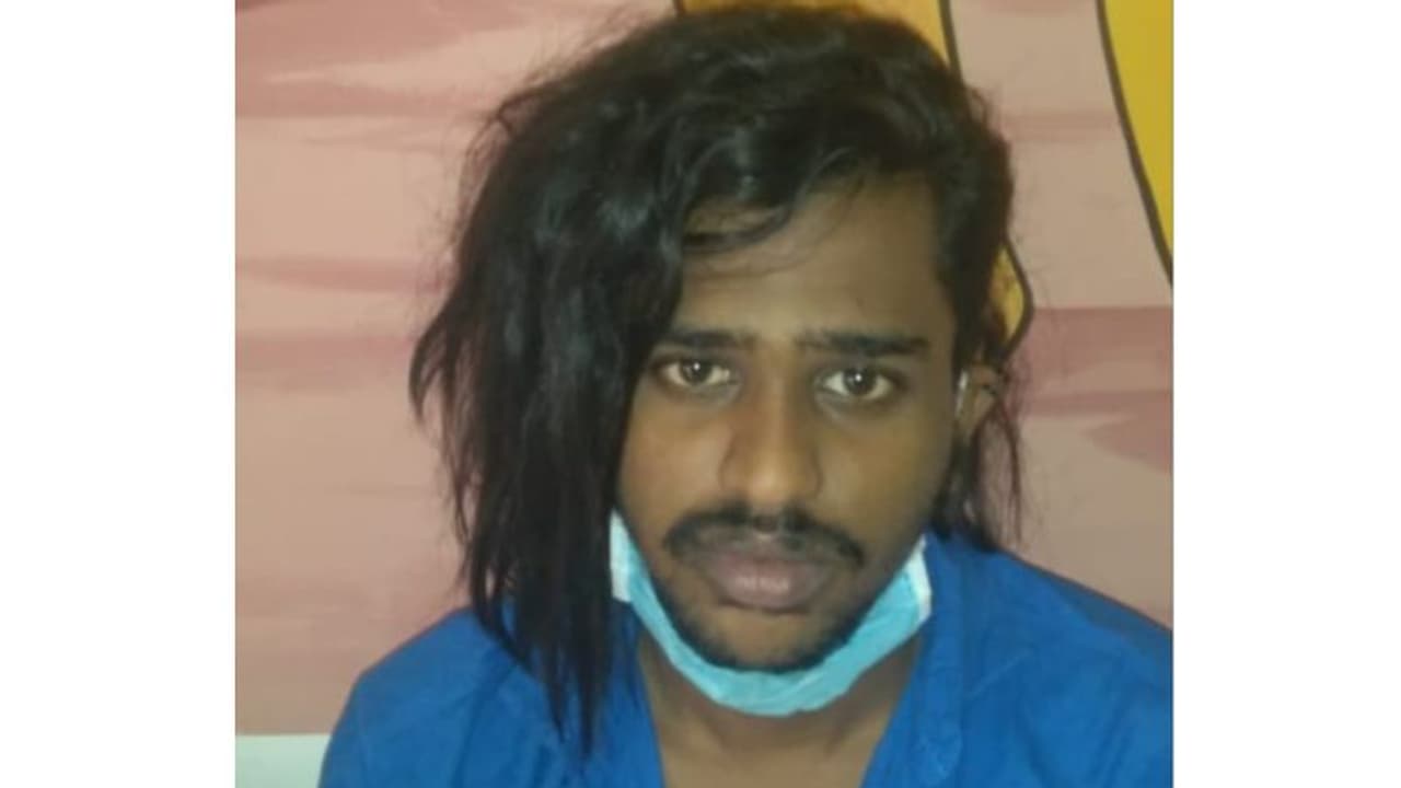 പൂജയിലൂടെ രോഗമുക്തി വാഗ്ദാനം ചെയ്ത് ലക്ഷങ്ങൾ തട്ടിയെടുത്തയാൾ പിടിയിൽ പൂജയിലൂടെ രോഗമുക്തി വാഗ്ദാനം ചെയ്ത് ലക്ഷങ്ങൾ തട്ടിയെടുത്തയാൾ പിടിയിൽ