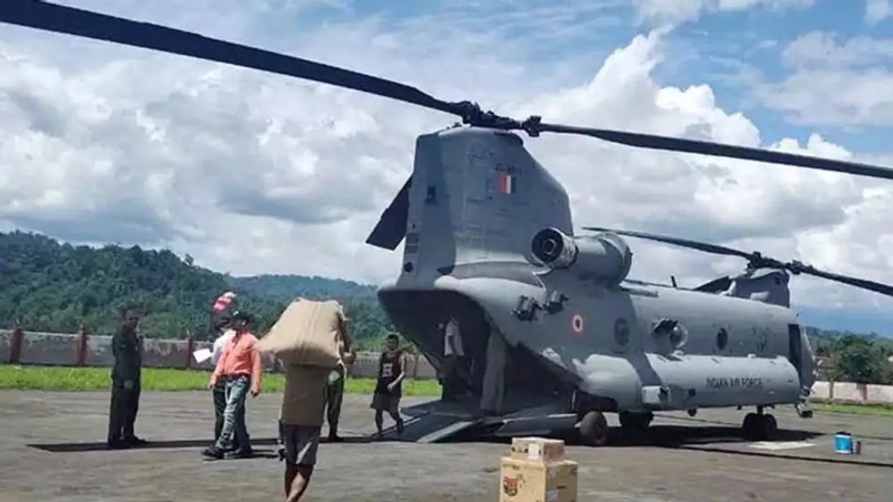 স্বস্তির অবতরণ বায়ুসেনার সি ১৭ এয়ারক্রাফটের, কাবুল থেকে ফিরলেন ১২০ জন ভারতীয়