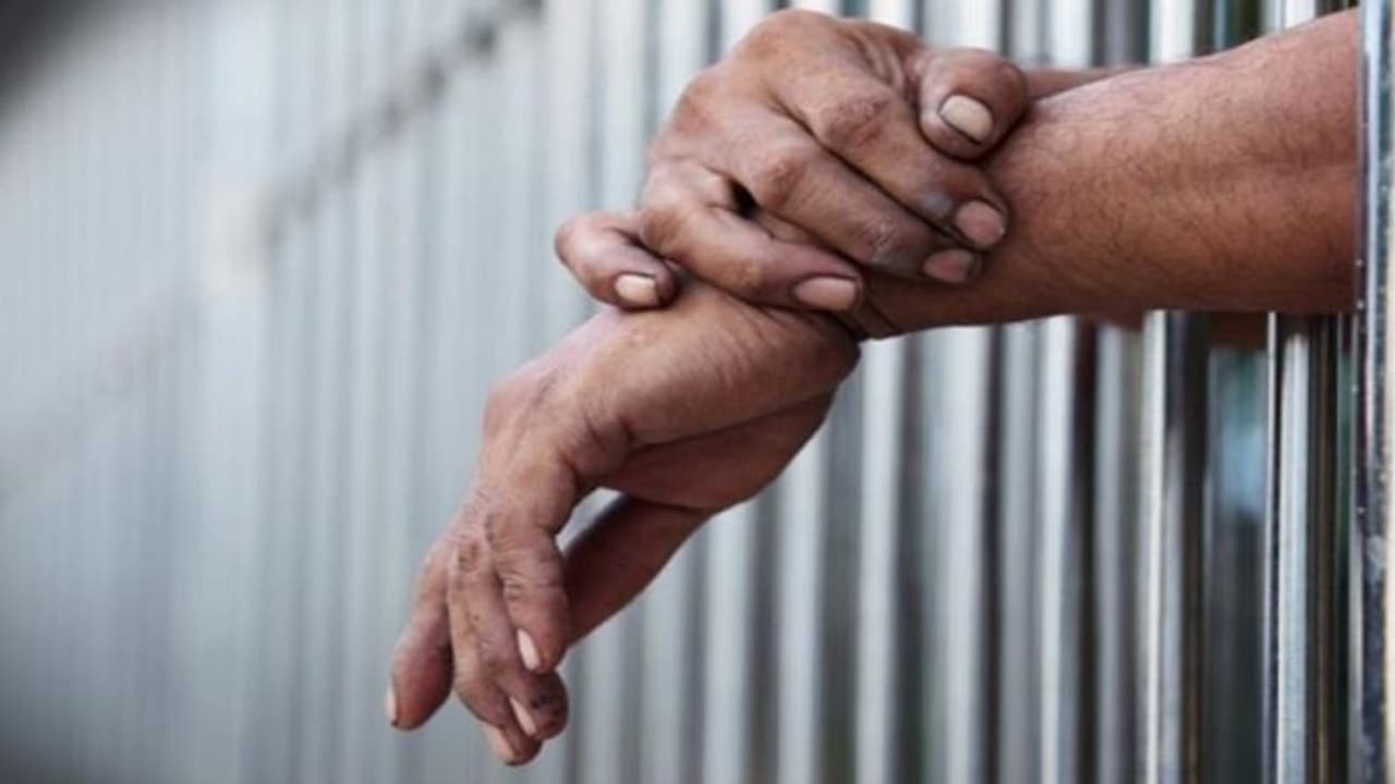 4000 രൂപ ബില്ലടച്ചില്ല; രോഗിയെ ആശുപത്രി ജീവനക്കാര് അടിച്ചു കൊന്നു; സംഭവം അലിഗഡില് 4000 രൂപ ബില്ലടച്ചില്ല; രോഗിയെ ആശുപത്രി ജീവനക്കാര് അടിച്ചു കൊന്നു; സംഭവം അലിഗഡില്