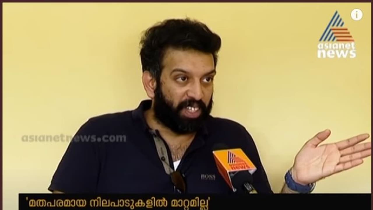 വാരിയംകുന്നൻ സിനിമയില് നിന്നുള്ള പിന്മാറ്റം താല്ക്കാലികമെന്ന് തിരക്കഥാകൃത്ത് റമീസ് വാരിയംകുന്നൻ സിനിമയില് നിന്നുള്ള പിന്മാറ്റം താല്ക്കാലികമെന്ന് തിരക്കഥാകൃത്ത് റമീസ്
