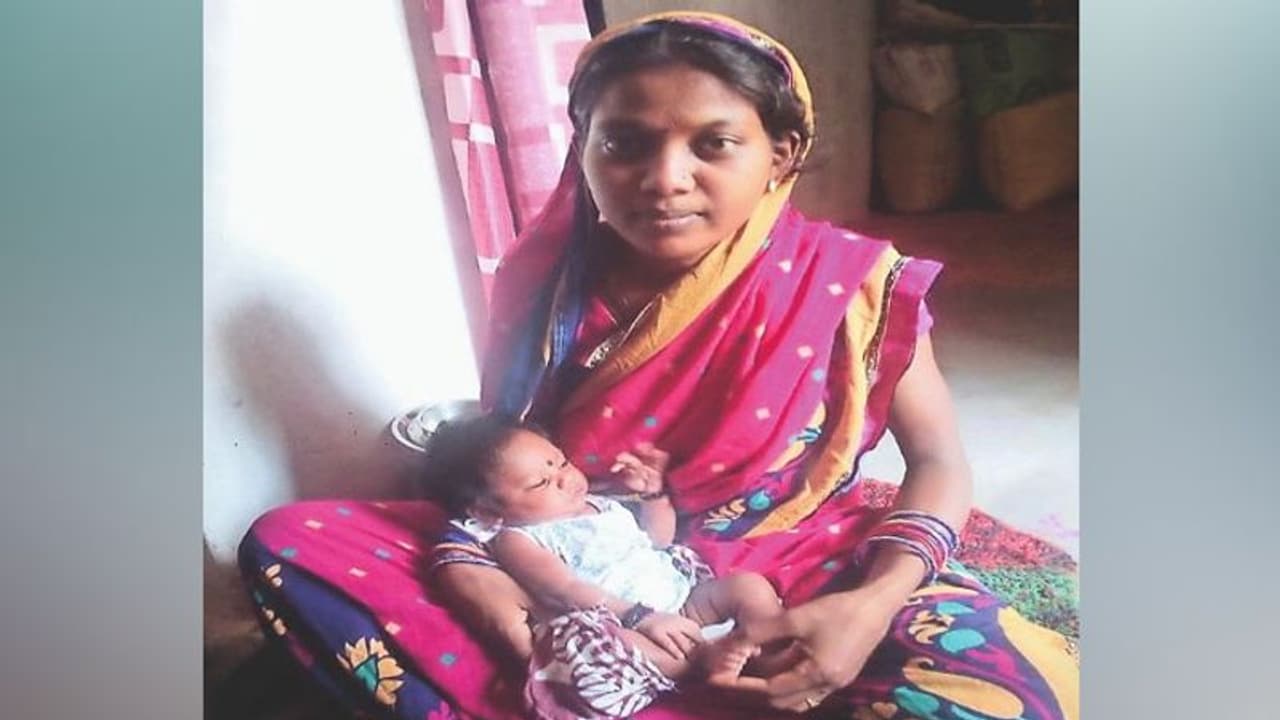 मैंने मां का दूध पीया है..कोरोना क्या बिगाड़ लेगा...संक्रमित मां की गोद में 16 दिन रहने वाले आयुष की कहानी मैंने मां का दूध पीया है..कोरोना क्या बिगाड़ लेगा...संक्रमित मां की गोद में 16 दिन रहने वाले आयुष की कहानी