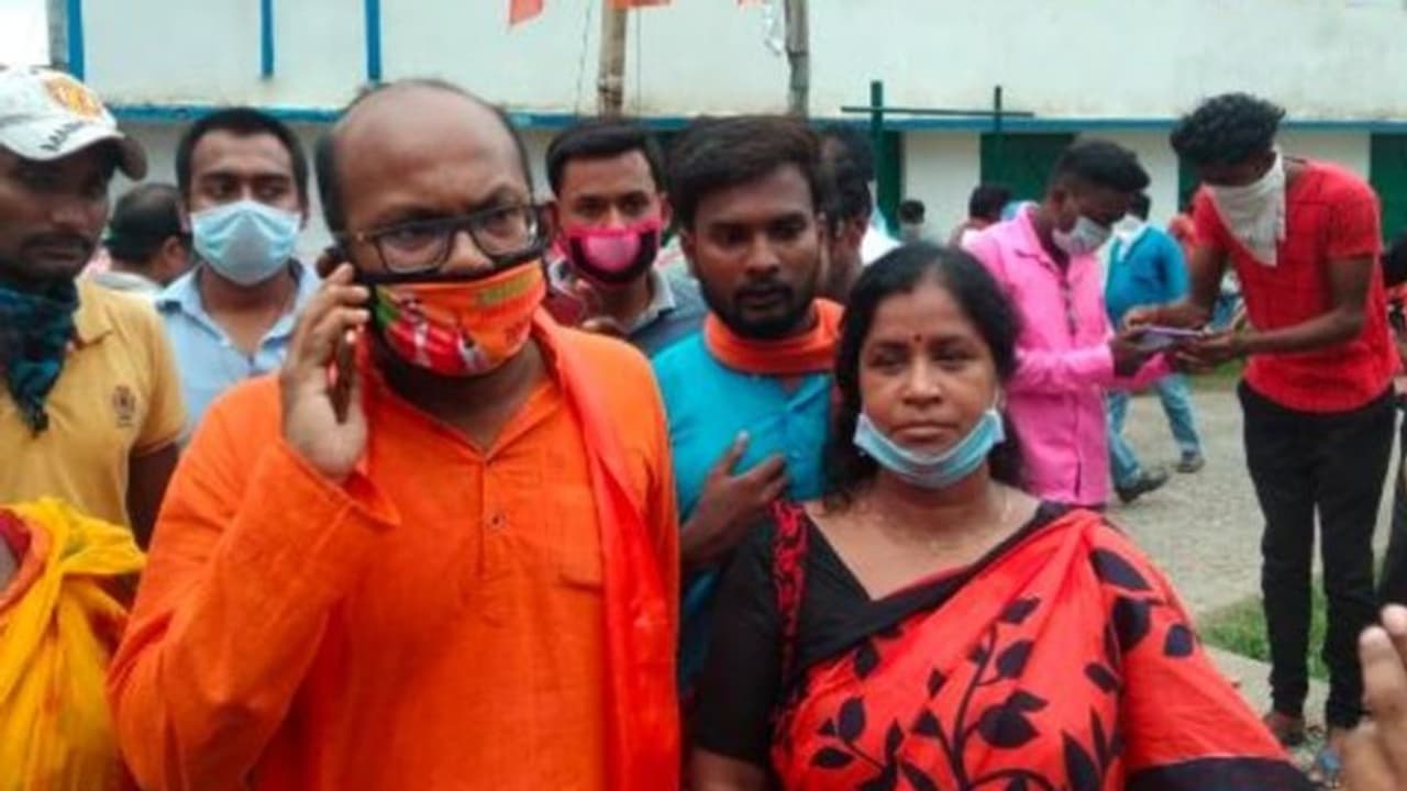 আমি গেলে তৃণমূল পুলিশের জয়েন্ট ভেঞ্চার সফল হত না, কর্মীদের গুলিবিদ্ধের ঘটনায় সায়ন্তন আমি গেলে তৃণমূল পুলিশের জয়েন্ট ভেঞ্চার সফল হত না, কর্মীদের গুলিবিদ্ধের ঘটনায় সায়ন্তন