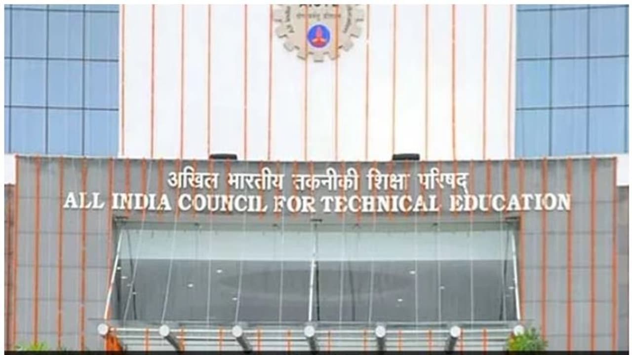 அரியர் மாணவர்கள் தேர்ச்சி என்ற அறிவிப்பு செல்லும்... தெளிவுபடுத்திய அமைச்சர் அன்பழகன்..! அரியர் மாணவர்கள் தேர்ச்சி என்ற அறிவிப்பு செல்லும்... தெளிவுபடுத்திய அமைச்சர் அன்பழகன்..!