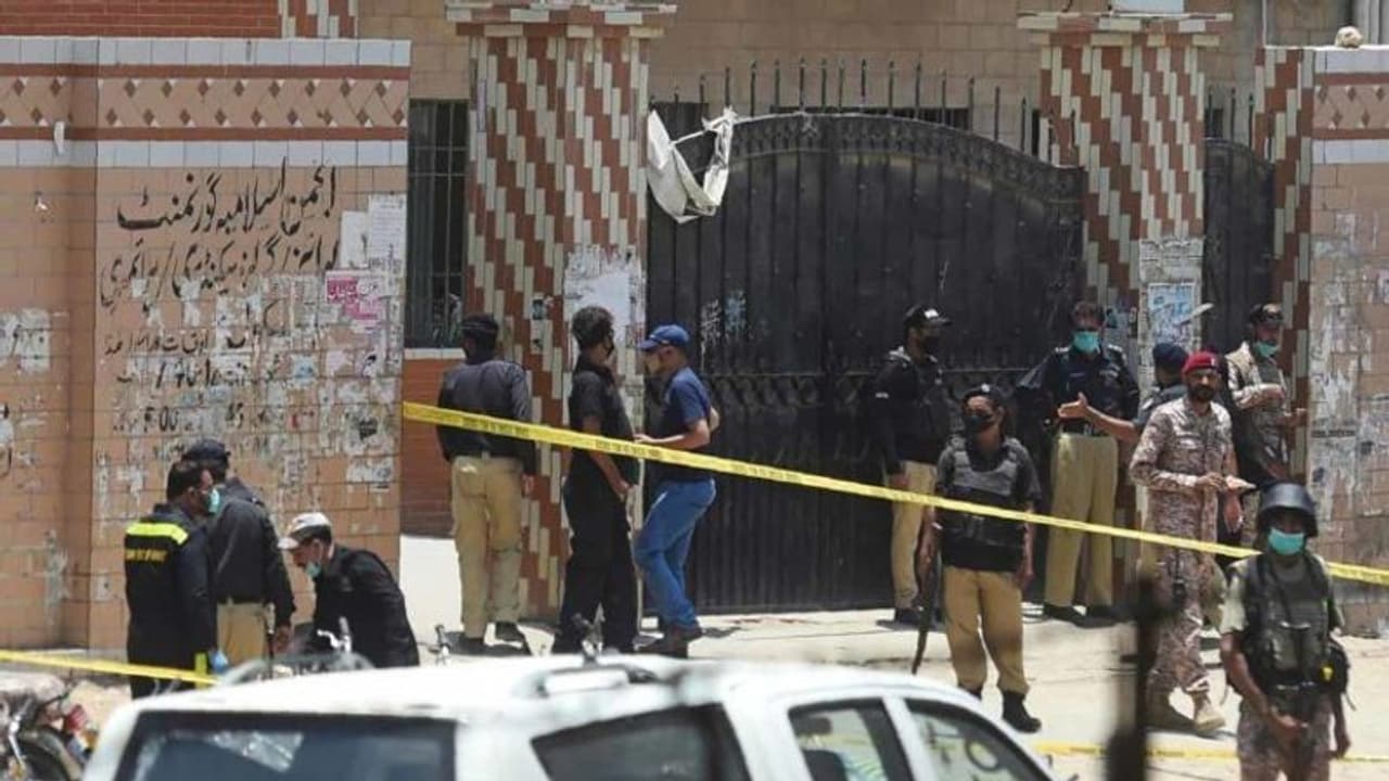 Karachi: Terrorists attack Pakistan Stock Exchange building; 5 dead