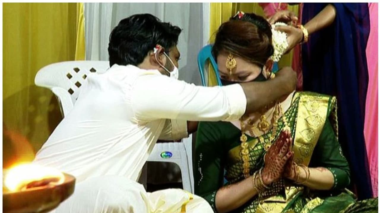 വിവാഹ സ്വപ്നങ്ങളുമായി കേരളത്തിലെത്തി, ലോക്ക് ഡൗണില് ലോക്കായി; ഒടുവില് മിര്നയ്ക്ക് പ്രണയ സാഫല്യം വിവാഹ സ്വപ്നങ്ങളുമായി കേരളത്തിലെത്തി, ലോക്ക് ഡൗണില് ലോക്കായി; ഒടുവില് മിര്നയ്ക്ക് പ്രണയ സാഫല്യം