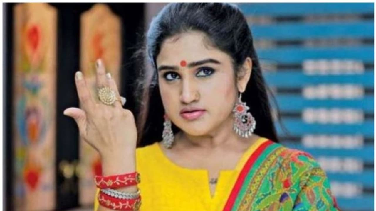 “மகள்களை ஹாஸ்டலுக்கு அனுப்புங்க”... வண்டடாக வனிதாவிடம் வாயை கொடுத்து மாட்டிக்கொண்ட பிரபல நடிகை...! “மகள்களை ஹாஸ்டலுக்கு அனுப்புங்க”... வண்டடாக வனிதாவிடம் வாயை கொடுத்து மாட்டிக்கொண்ட பிரபல நடிகை...!