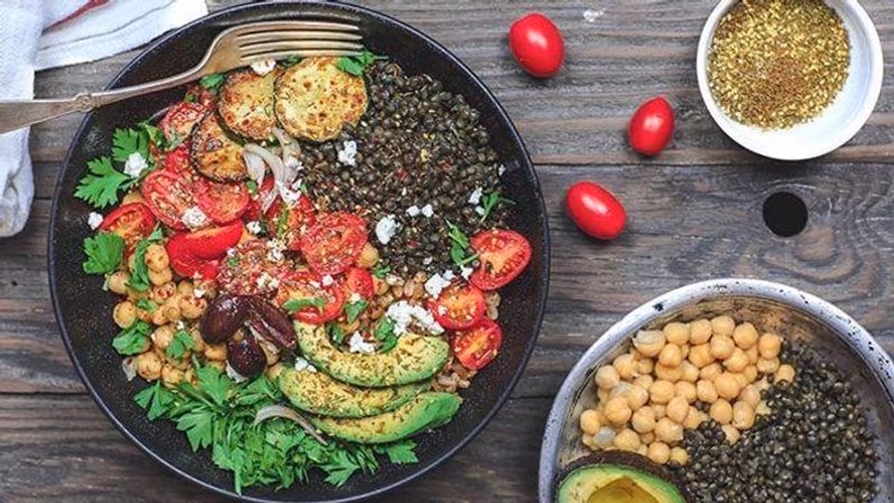 തലച്ചോറിന്റെ ആരോഗ്യം നിലനിർത്താൻ ഈ ഭക്ഷണങ്ങള് കഴിക്കാം... തലച്ചോറിന്റെ ആരോഗ്യം നിലനിർത്താൻ ഈ ഭക്ഷണങ്ങള് കഴിക്കാം...