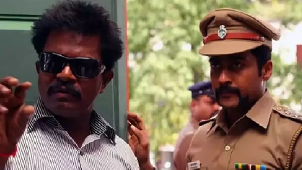 இது சினிமா இல்ல... லைக் வாங்குறதுக்காக இஷ்டத்துக்கு பேசாதீங்க... ஹரியை தெறிக்கவிட்ட பிரபல இயக்குநர்....! இது சினிமா இல்ல... லைக் வாங்குறதுக்காக இஷ்டத்துக்கு பேசாதீங்க... ஹரியை தெறிக்கவிட்ட பிரபல இயக்குநர்....!