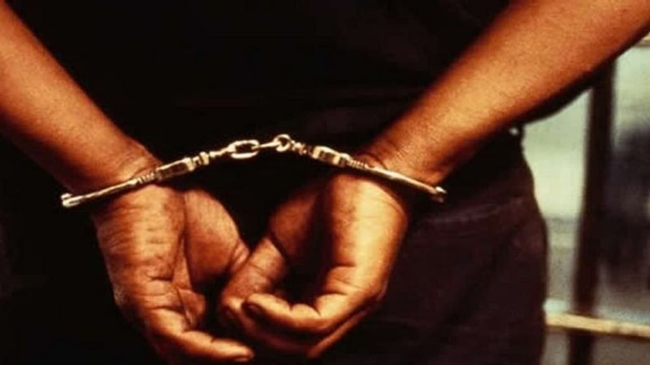 ಕೊಲೆ ನಡೆದ ಕೇವಲ 48 ಗಂಟೆಯಲ್ಲಿ ಆರೋಪಿ ಬಂಧನ ಕೊಲೆ ನಡೆದ ಕೇವಲ 48 ಗಂಟೆಯಲ್ಲಿ ಆರೋಪಿ ಬಂಧನ