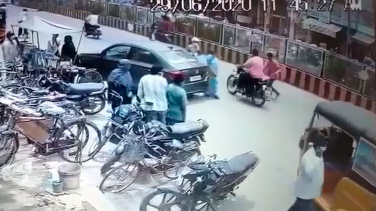 మచిలీపట్నం వైసిపి నేత హత్య కేసు... ముగ్గురు నిందితుల అరెస్ట్ మచిలీపట్నం వైసిపి నేత హత్య కేసు... ముగ్గురు నిందితుల అరెస్ట్