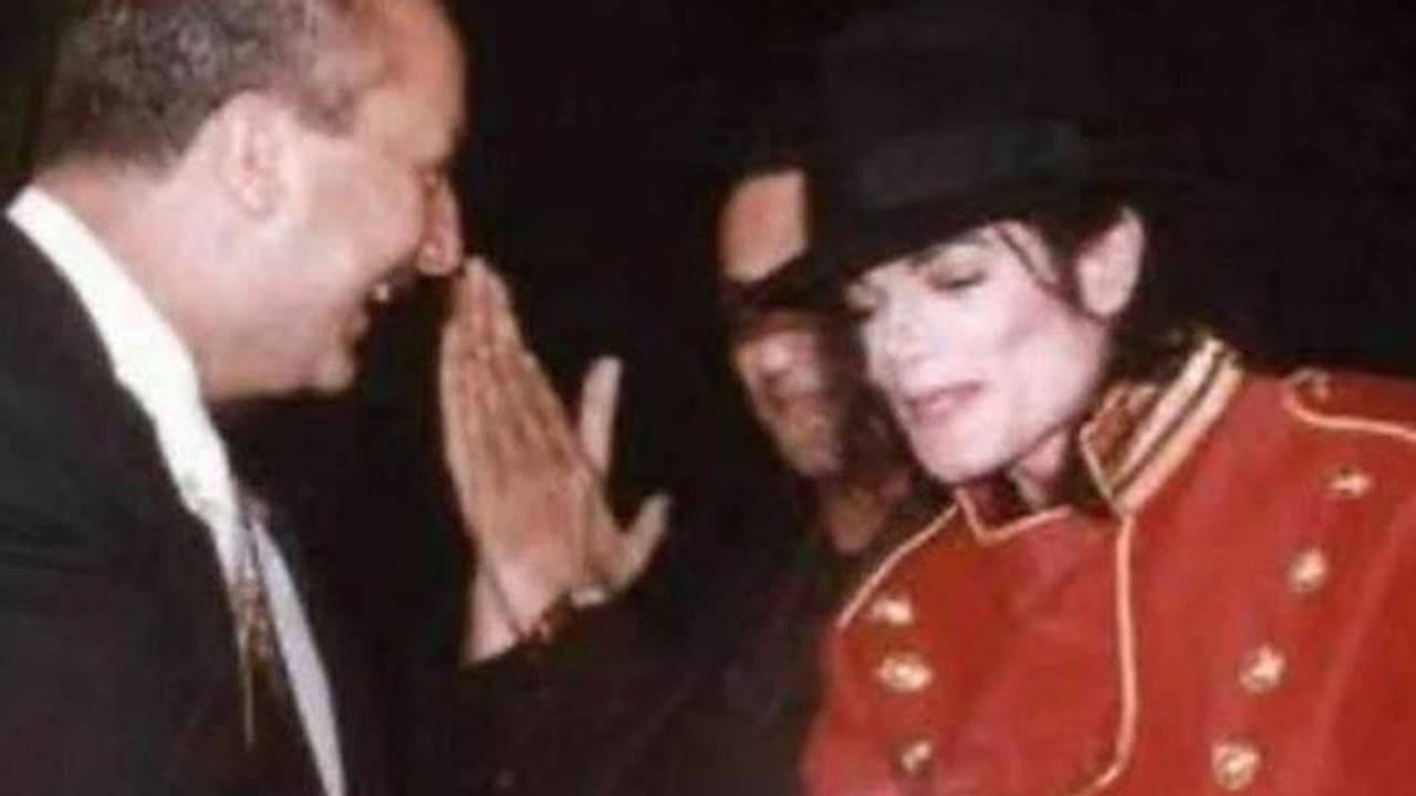 जब माइकल जैक्सन से मिलने के लिए बैरिकेड्स तोड़कर भाग गए थे अनुपम खेर, सुनाया मजेदार किस्सा जब माइकल जैक्सन से मिलने के लिए बैरिकेड्स तोड़कर भाग गए थे अनुपम खेर, सुनाया मजेदार किस्सा