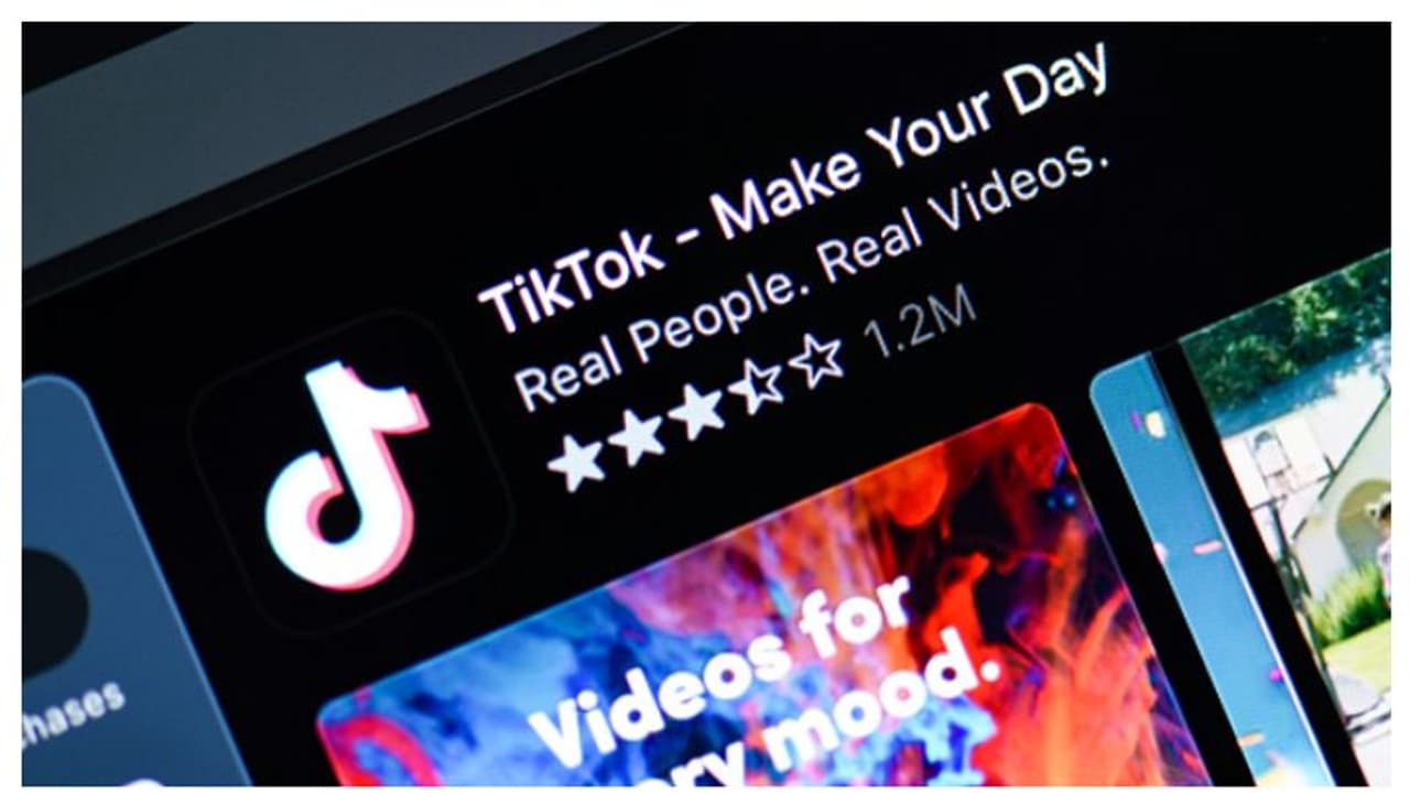 শুরু হয়ে গেল ভার্চুয়াল যুদ্ধ, গুগল প্লে স্টোর আর অ্যাপেল অ্যাপ স্টোর থেকে এবার উধাও টিক টক শুরু হয়ে গেল ভার্চুয়াল যুদ্ধ, গুগল প্লে স্টোর আর অ্যাপেল অ্যাপ স্টোর থেকে এবার উধাও টিক টক