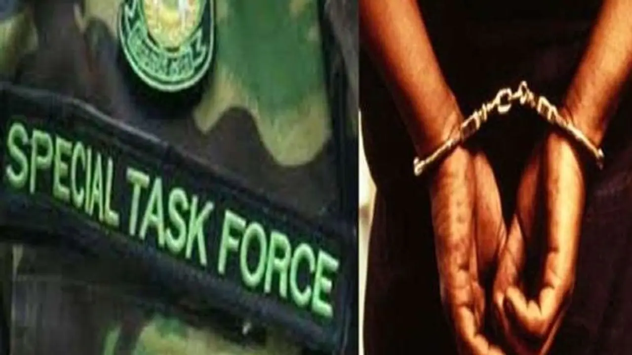 STF এর জোড়া অভিযানে বড়সড় সাফল্য, কলকাতায় উদ্ধার বন্দুক দেড় কোটি টাকা STF এর জোড়া অভিযানে বড়সড় সাফল্য, কলকাতায় উদ্ধার বন্দুক দেড় কোটি টাকা