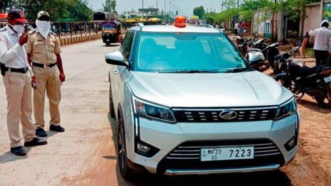 കാറിലെ നിയമലംഘനം ചൂണ്ടിക്കാട്ടി എസ്ഐ, തന്നെ നിയമം പഠിപ്പിക്കേണ്ടെന്ന് കലക്ടര്; പിന്നെ സംഭവിച്ചത്! കാറിലെ നിയമലംഘനം ചൂണ്ടിക്കാട്ടി എസ്ഐ, തന്നെ നിയമം പഠിപ്പിക്കേണ്ടെന്ന് കലക്ടര്; പിന്നെ സംഭവിച്ചത്!