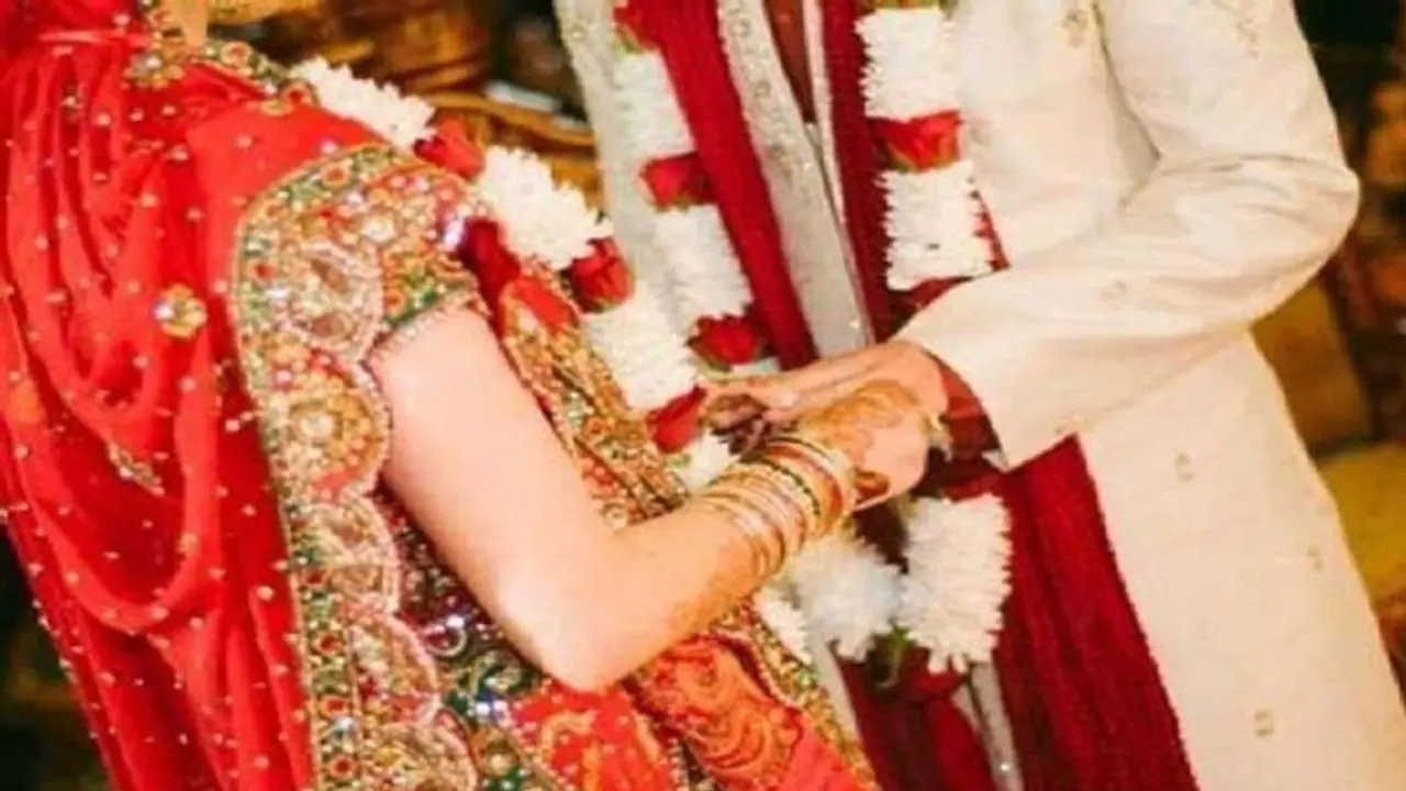 ನವ ವಿವಾಹಿತ ವರ ಬಲಿ, ಮದುವೆಗೆ ಬಂದ 113 ಮಂದಿಗೆ ಕೊರೋನಾ! ನವ ವಿವಾಹಿತ ವರ ಬಲಿ, ಮದುವೆಗೆ ಬಂದ 113 ಮಂದಿಗೆ ಕೊರೋನಾ!