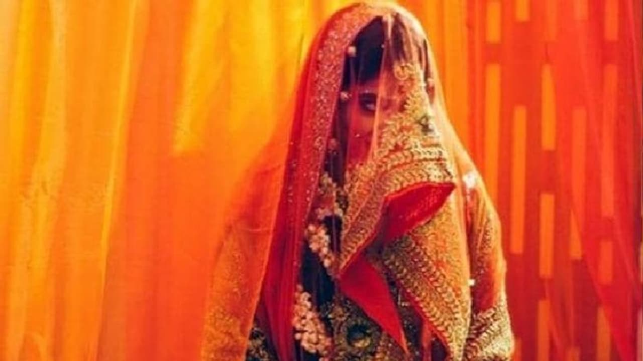 పెళ్లైన 20 రోజులకే వధువు ఆత్మహత్య.. వరుడి అరెస్ట్ పెళ్లైన 20 రోజులకే వధువు ఆత్మహత్య.. వరుడి అరెస్ట్