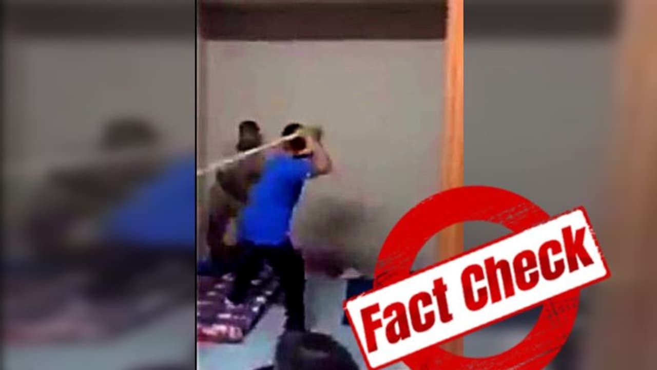 চিনা ইঞ্জিনিয়ারের বেদম মারে আর্তনাদ করছে পাকিস্তানি, ভাইরাল ভিডিও র পিছনে সত্যটা কী চিনা ইঞ্জিনিয়ারের বেদম মারে আর্তনাদ করছে পাকিস্তানি, ভাইরাল ভিডিও র পিছনে সত্যটা কী