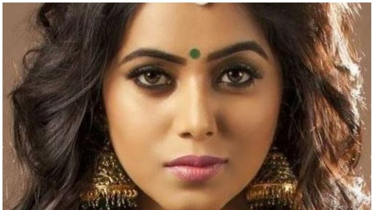 ബ്ലാക്ക് മെയിൽ കേസിൽ നിർമ്മാതാവിനെ ചോദ്യം ചെയ്യും, അപരിചതർക്ക് നമ്പർ കൊടുക്കരുതെന്ന് ഫെഫ്ക ബ്ലാക്ക് മെയിൽ കേസിൽ നിർമ്മാതാവിനെ ചോദ്യം ചെയ്യും, അപരിചതർക്ക് നമ്പർ കൊടുക്കരുതെന്ന് ഫെഫ്ക