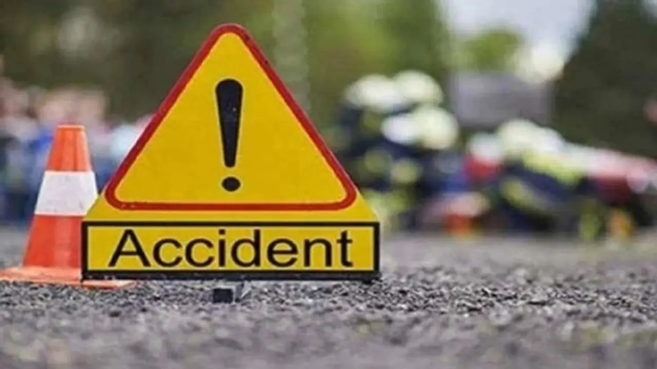 নিউটাউনে দুই বাইকের মুখোমুখি সংঘর্ষ, গুরুতর আহত শিশু মহিলা সহ মোট ৬ জন নিউটাউনে দুই বাইকের মুখোমুখি সংঘর্ষ, গুরুতর আহত শিশু মহিলা সহ মোট ৬ জন