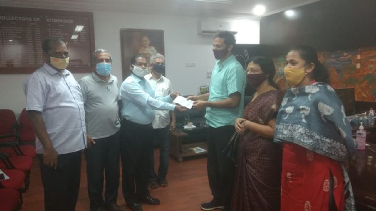 മുഖ്യമന്ത്രിയുടെ ദുരിതാശ്വാസ നിധിയിലേക്ക് 'ഓര്‍മ' കൂട്ടായ്മയുടെ ഒരു ലക്ഷം രൂപ