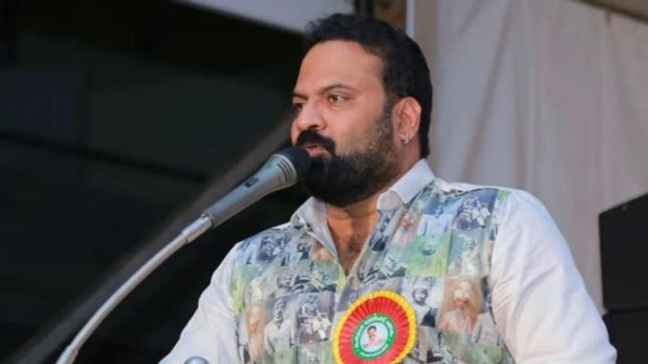 'അന്തരീക്ഷത്തില് നിന്ന് ഊഹിച്ചെടുക്കുന്ന കാര്യങ്ങള്; ബ്ലാക്ക് മെയില് കേസുമായി ബന്ധപ്പെട്ട് വ്യക്തിഹത്യ' 'അന്തരീക്ഷത്തില് നിന്ന് ഊഹിച്ചെടുക്കുന്ന കാര്യങ്ങള്; ബ്ലാക്ക് മെയില് കേസുമായി ബന്ധപ്പെട്ട് വ്യക്തിഹത്യ'