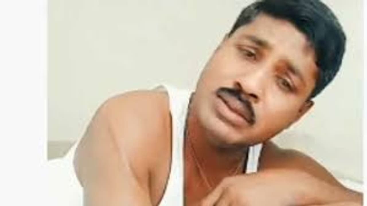 இனி ‘சிங்காரி’யை தான் நம்பியாகனும்... டிக் டாக் கைவிட்டதால் நெஞ்சை பிடித்துக்கொண்டு கதறும் ஜி.பி.முத்து! இனி ‘சிங்காரி’யை தான் நம்பியாகனும்... டிக் டாக் கைவிட்டதால் நெஞ்சை பிடித்துக்கொண்டு கதறும் ஜி.பி.முத்து!