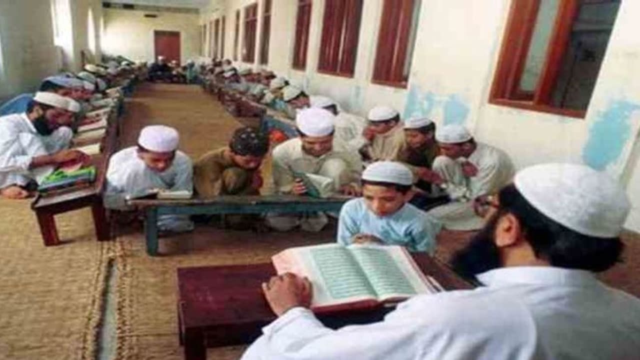 ಮದರಸಾಗಳನ್ನು ಸರ್ಕಾರಿ ಶಾಲೆಗಳನ್ನಾಗಿ ಪರಿವರ್ತಿಸುವ ಬಿಲ್ ಮಂಡನೆ!
