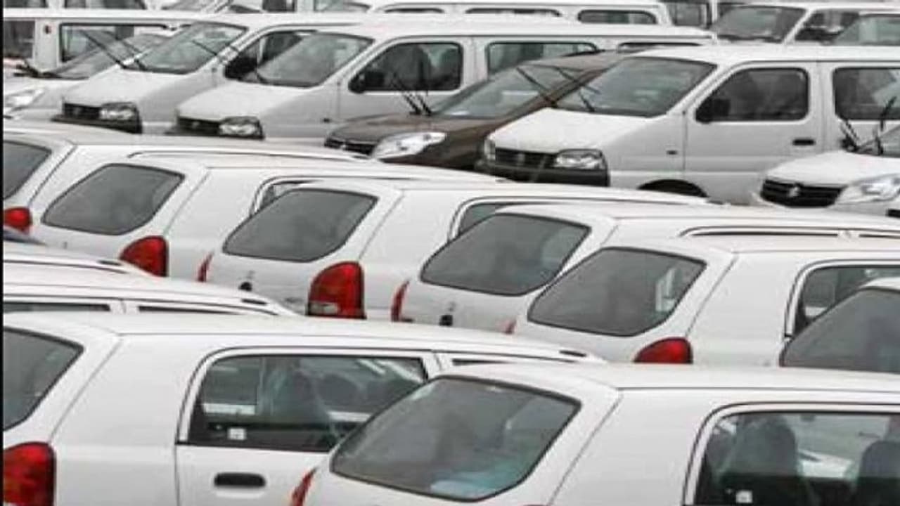 जून में घट गई बड़ी कंपनियों के कारों की बिक्री, मारुति हुंडई टोयोटा को लगा तगड़ा झटका जून में घट गई बड़ी कंपनियों के कारों की बिक्री, मारुति हुंडई टोयोटा को लगा तगड़ा झटका