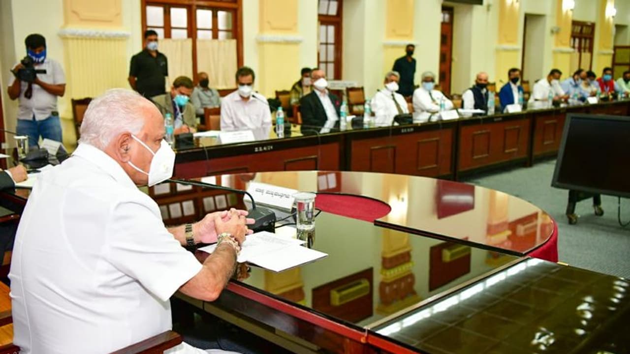 ಕೋವಿಡ್ 19 ನಿರ್ವಹಣೆ ಕುರಿತು ತಜ್ಞ ವೈದ್ಯರೊಂದಿಗೆ ಸಿಎಂ ಸಭೆಯ ಮುಖ್ಯಾಂಶಗಳು ಕೋವಿಡ್ 19 ನಿರ್ವಹಣೆ ಕುರಿತು ತಜ್ಞ ವೈದ್ಯರೊಂದಿಗೆ ಸಿಎಂ ಸಭೆಯ ಮುಖ್ಯಾಂಶಗಳು