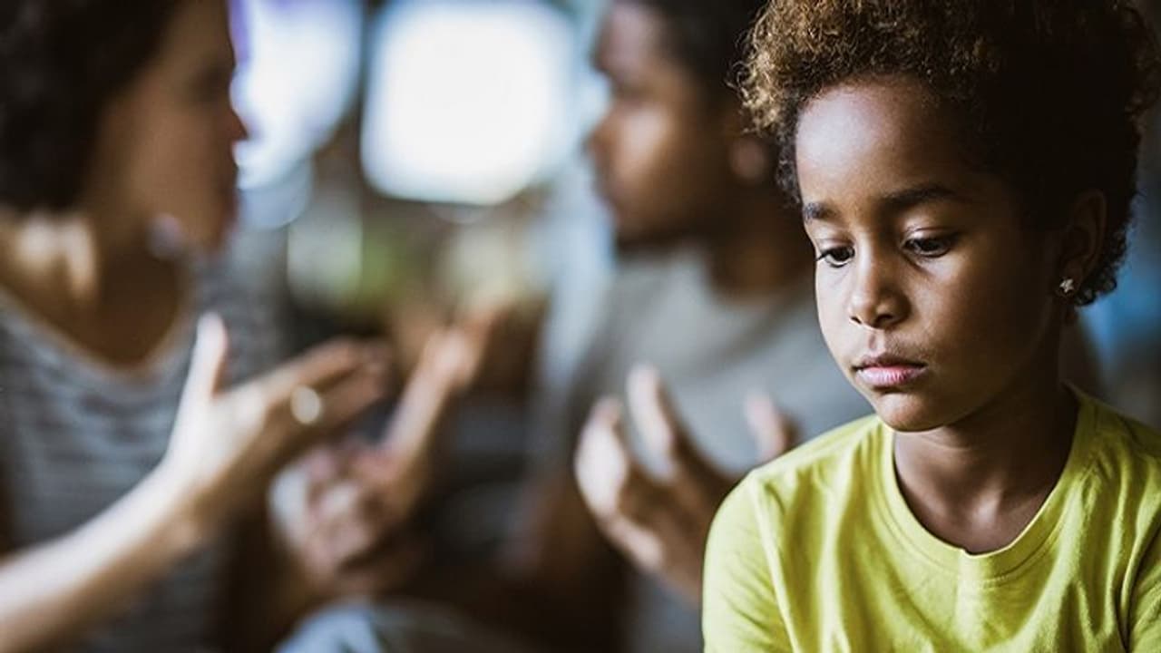 कोरोना संकट के बीच बढ़ रहे हैं घरेलू विवाद और झगड़े, बचने के लिए अपनाएं ये 5 उपाय कोरोना संकट के बीच बढ़ रहे हैं घरेलू विवाद और झगड़े, बचने के लिए अपनाएं ये 5 उपाय