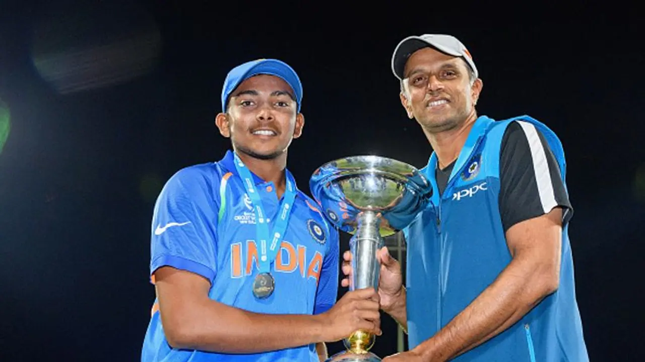 ಚುಟುಕು ವಿಶ್ವಕಪ್ ಗೆದ್ದ ಭಾರತ ಅಂಡರ್ 19 ಮಹಿಳಾ ತಂಡಕ್ಕೆ ರಾಹುಲ್ ದ್ರಾವಿಡ್ ವಿಶೇಷ ಸಂದೇಶ..! ಚುಟುಕು ವಿಶ್ವಕಪ್ ಗೆದ್ದ ಭಾರತ ಅಂಡರ್ 19 ಮಹಿಳಾ ತಂಡಕ್ಕೆ ರಾಹುಲ್ ದ್ರಾವಿಡ್ ವಿಶೇಷ ಸಂದೇಶ..!